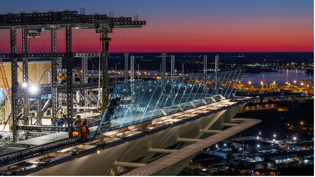 Heavydrive glassvogn HDL under installasjon på Montreal Tower